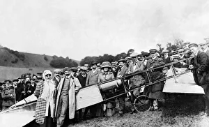 00340 Prints: Louis Bleriot aviator with his wife on Dover cliffs after July 1909 his successful