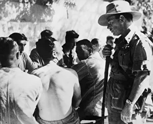 01455 Prints: Lt. General Sir M. G. N Stopford visits troops in Kyaukse, seen here talking to Gunner A