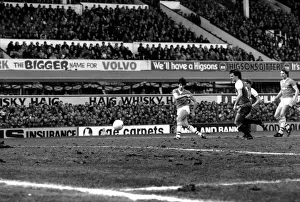 Luton Town 0 v. Liverpool 0. February 1984 MF14-09-046