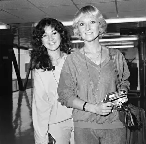 00946 Prints: Lyn Paul, Singer, pictured at London Heathrow Airport, 30th September 1979