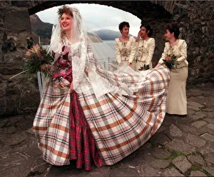 Lynne Johnston Clothes Show Bride of the Year March 1998 who married David Lonie