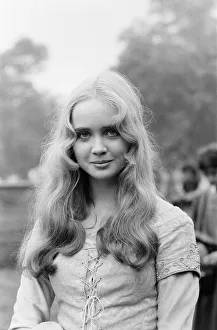 01125 Prints: Lysette Anthony, British actress aged 17 years old, on set of new television film Ivanhoe