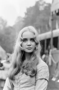 01125 Prints: Lysette Anthony, British actress aged 17 years old, on set of new television film Ivanhoe