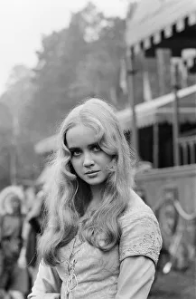 01125 Prints: Lysette Anthony, British actress aged 17 years old, on set of new television film Ivanhoe