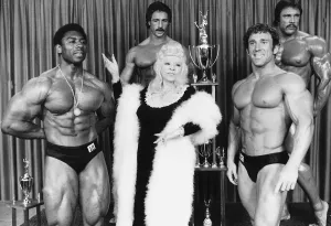 Mae West Actress a the Mr America Contest - August 1977 dbase msi