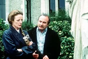 Images Dated 1st January 1987: Maggie Smith actress with Bob Hoskins Dbase MSi