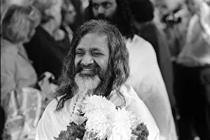 Maharishi Mahesh Yogi in England Aug 1967 at Bangor station with his Entourage
