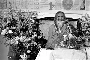 Public Speaking Prints: Maharishi is back in Town. March 1975 75-01534 Maharishi Mahesh Yogi - founder of