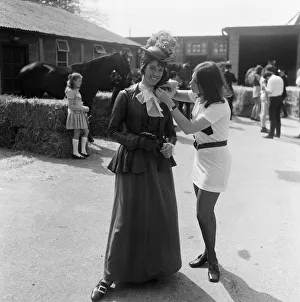 Magpie Prints: Make-up girl Hilary Steinberg puts finishing touches to Susan Strank