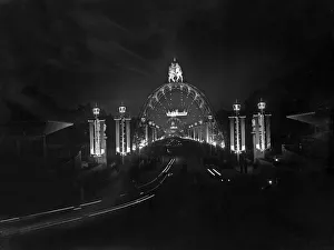 Statue Prints: The Mall, London. 5th June 1953. Picture taken from The Victoria Memorial