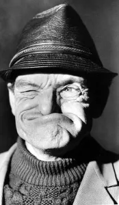 00097 Prints: Man with the funniest smile in Belfast. Newspaper seller Dick Quinn