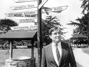 1264877827 Prints: Man with a plan, John Broome at Trentham Page 50 TWWW Potters Holiday Circa 10th August