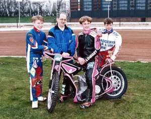 Speedway Prints: Manager Gordon Smith with Belle Vues team for the new Junior League which is