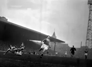 Core61 Prints: A Manchester City cross is intercepted by Manchester United
