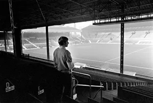 Manchester City player Colin Bell unfit for the big derby match with Manchester United