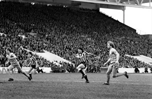 00234 Prints: Manchester City v. Newcastle. February 1984 MF14-11-007 The final score was a two one