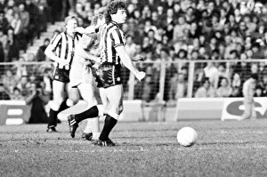 00234 Prints: Manchester City v. Newcastle. February 1984 MF14-11-018 The final score was a two one