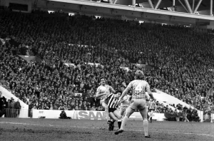 00234 Prints: Manchester City v. Newcastle. February 1984 MF14-11-035 The final score was a two one