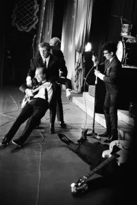 00634 Prints: Manchester pop group Freddie and the Dreamers performing on stage at the Britannia