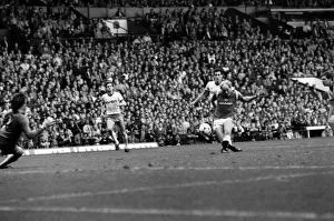 Manchester United 5 v. West Ham 1. October 1984 MF18-02-037