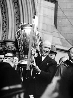 Manchester United Football Team return after winning the European Cup - Matt Busby holds