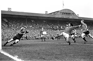 00387 Prints: Manchester United footballer George Best in action against Newcastle United during