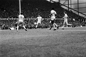 00233 Prints: Manchester United v. Everton. March 1985 MF20-09-064 The final score was a one all