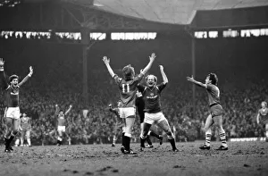 Manchester United v. Everton. March 1985 MF20-09-107 The final score was a one all