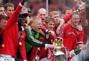 Treble Season Prints: Manchester United v Tottenham Hotspur Mauy 1999 Manchester United team celebrate