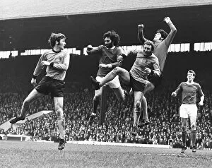 00362 Collection: Manchester United V Wolves L-R McAlle, George Best, Bailey, Parks and Alan Gowling (Utd) watching