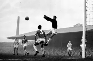 00238 Prints: Manchester United versus Manchester City-Gregg clears from City