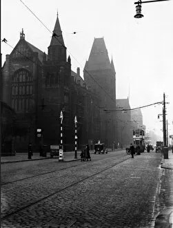 00863 Collection: Manchester University with view of Oxford Road. Circa 1935
