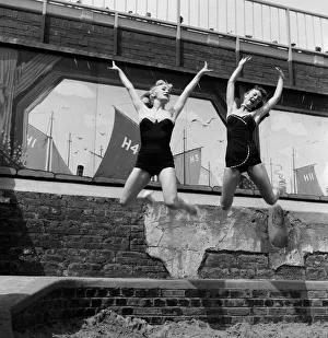 01489 Prints: The Manhattans, American dancers, Beverley (blonde hair) and Sue
