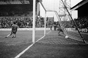00639 Prints: Mansfield 1-1 Aston Villa, League Three match at Field Mill, Monday 24th April 1972