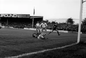 Mansfield v. Liverpool. September 1970 71-00193-008