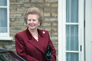 01303 Collection: Margaret Thatcher pictured at her new home in Dulwich. 28th November 1990