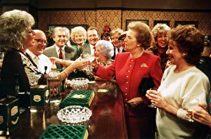 00203 Prints: Margaret Thatcher in the Rovers Return - Jan 1990 with members of the cast of