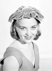 Maria Hansen model October 1956 Fashion Hats Hat Studio Pix