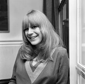 00545 Prints: Marianne Faithfull, who is appearing in the Beatles Spectacular although she is due to