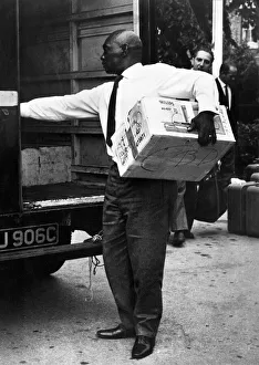 Lorry Prints: Mario Americo, the world famous Brazilian trainer unloads his box of tricks at the Lymm