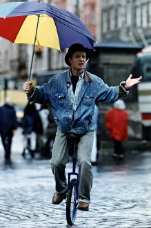 00144 Prints: Mark Staffor a street performer at the Edinburgh Festival 1992