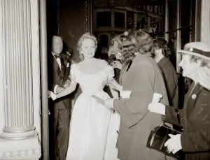 Core54 Prints: Marlene Dietrich arriving in London for Cabaret June 1954
