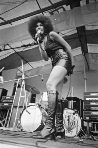 Marsha Hunt sings at The Isle of Wight Music Festival on Saturday 30th August 1969
