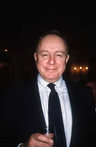 00142 Prints: Martin Shaw the actor at the Phoenix Theatre - November 1985 Dbase msi