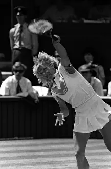 00003 Prints: Martina Navratilova serves during the Wimbledon ladies final against Chris Evert Lloyd