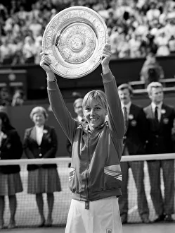 Martina Navratilova wins the Wimbledon womens final 1982 against Chris Evert on centre