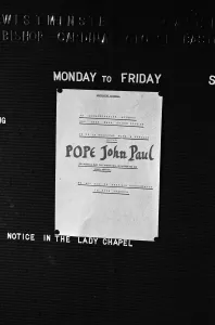 01271 Prints: Mass is said at Westminster Cathedral for Pope John Paul II who was shot this afternoon
