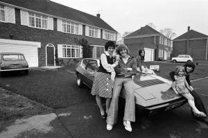 00702 Prints: Max Quaterman, the 33 year old plasterers mate who earns up to £400 a week