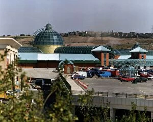 00402 Collection: Meadowhall Dome Leisure Shopping Centre in Sheffield Yorkshire which has eight main