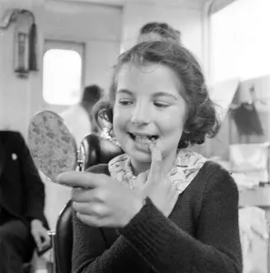 00037 Prints: Medical: Dentists: Kent County Council mobile dental surgery